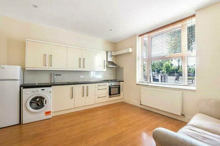 2 Bedroom Apartment To Rent In High Street, London, N8