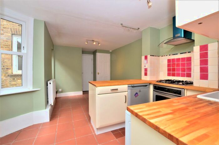 1 Bedroom Flat To Rent In Crewys Road Peckham, SE15