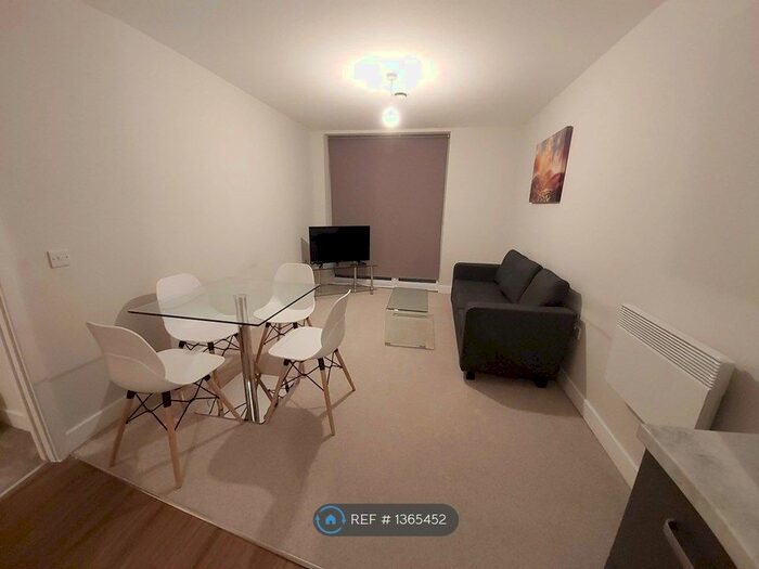 1 Bedroom Flat To Rent In Bridgewater Point, Salford, M5
