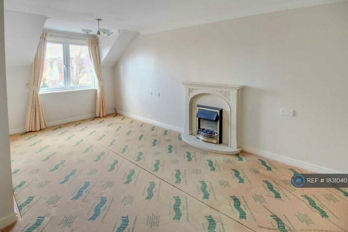 1 Bedroom Flat To Rent In Milward Court, Reading, RG2