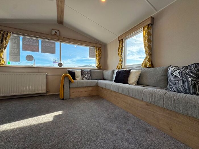 2 Bedroom Park Home For Sale In Eastbourne Road, Pevensey Bay, Pevensey, BN24