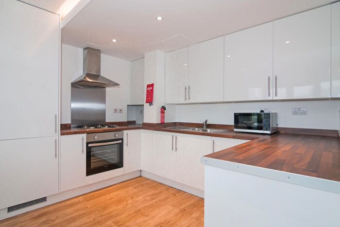 2 Bedroom Flat To Rent In Kew Bridge Road, Brentford, TW8