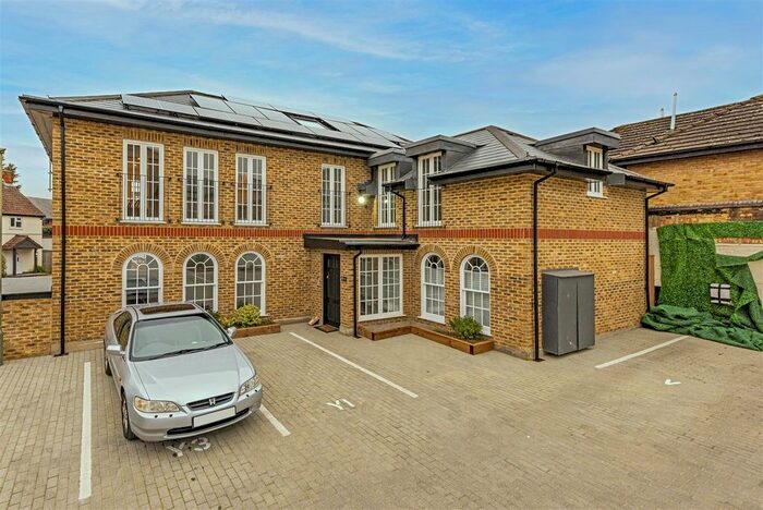 1 Bedroom Flat To Rent In Priory Close, Sunbury-On-Thames TW16