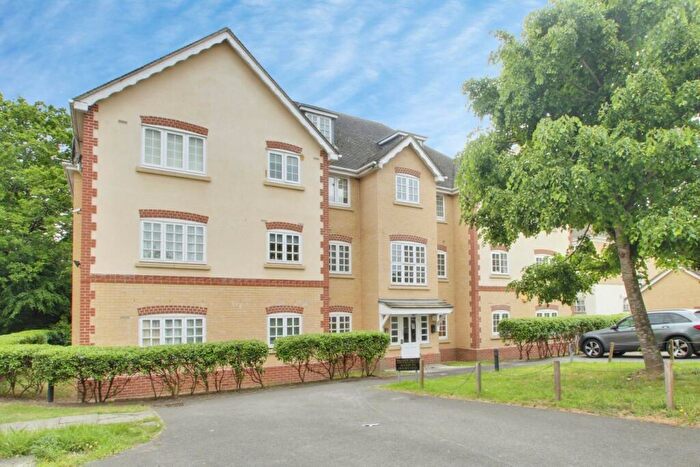 2 Bedroom Apartment To Rent In Hurworth Avenue, Langley, SL3