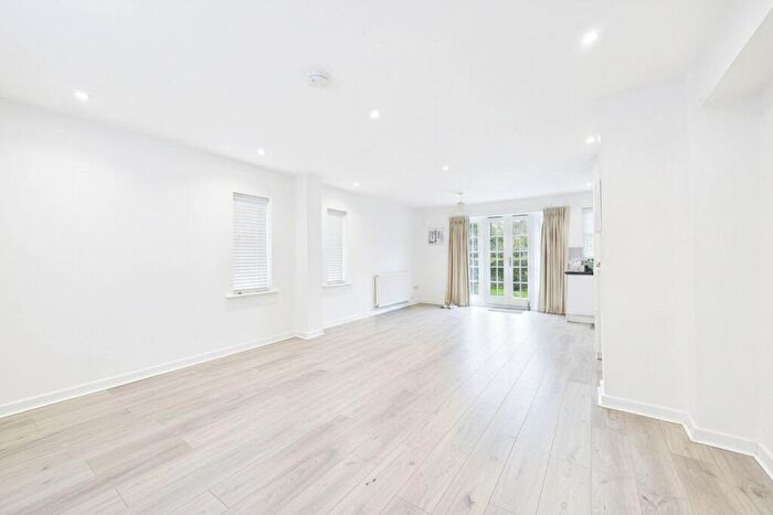 2 Bedroom Terraced House To Rent In The Street, Swallowfield, Reading, Berkshire, RG7