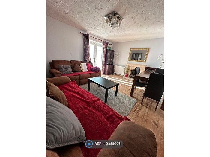 3 Bedroom Detached House To Rent In Fossey Close, Milton Keynes, MK5