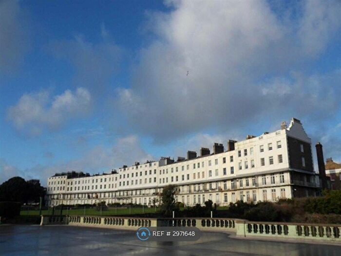 2 Bedroom Flat To Rent In Regency Court, Ramsgate, CT11