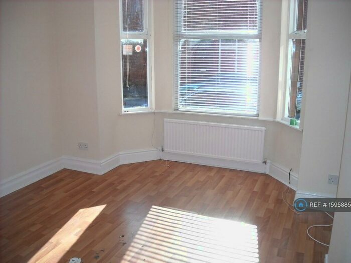 3 Bedroom Terraced House To Rent In Rippingham Road, Manchester, M20