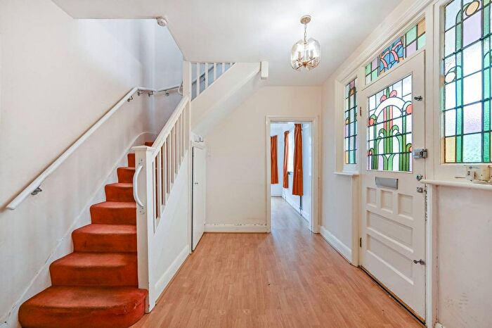 3 Bedroom Semi-detached House To Rent In Central Avenue, Hounslow, TW3