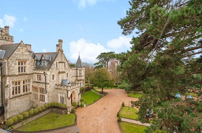 4 Bedroom Flat For Sale In Wood Lane, Stanmore, HA7