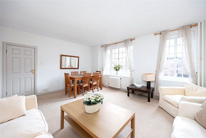 1 Bedroom Flat To Rent In Swan Court, Chelsea Manor Street, London, SW3