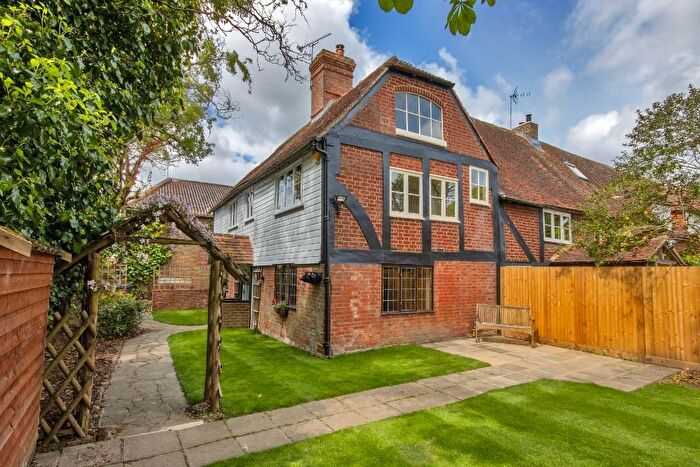 3 Bedroom Semi-Detached House For Sale In Headcorn Road, Smarden, Kent, TN27