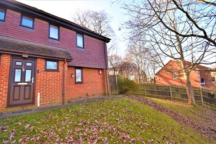 1 Bedroom Maisonette To Rent In Timber Bank Chatham, ME5