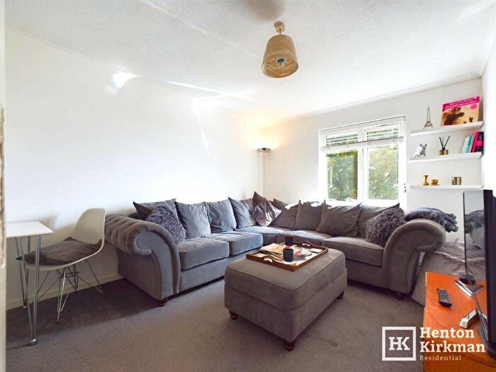1 Bedroom Flat To Rent In Selworthy Close, Billericay, Essex, CM11