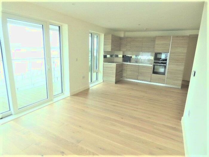 2 Bedroom Flat To Rent In Deveraux House, Duke Of Wellington Avenue, Woolwich Arsenal, SE18