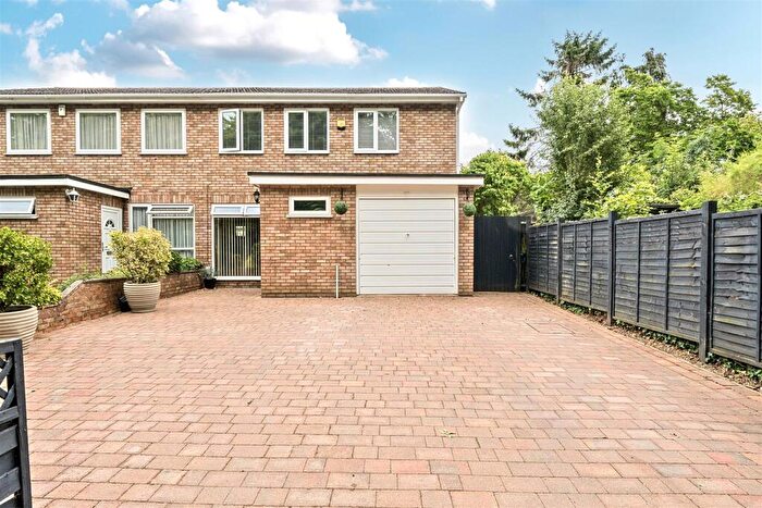 3 Bedroom Semi-Detached House For Sale In Bury Walk, Bedford, MK41