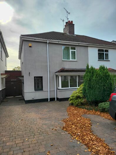 3 Bedroom Semi-Detached Bungalow To Rent In Stoney Hurst Rd, Birmingham, B24