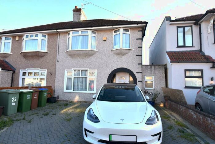 3 Bedroom Semi-Detached House To Rent In Brabourne Crescent, Bexleyheath, DA7