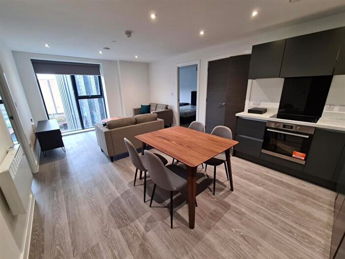 2 Bedroom Flat To Rent In Woden Street, Salford, M5