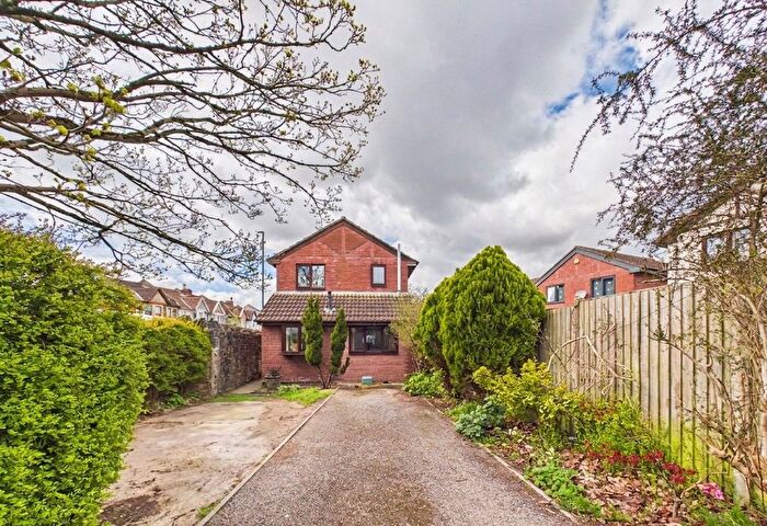 3 Bedroom Detached House For Sale In Thurstons Barton, Whitehall, Bristol, BS5