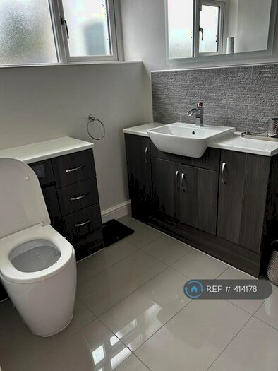 2 Bedroom Flat To Rent In Shirley Lodge, London, SE26