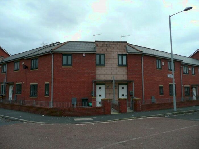 3 Bedroom Terraced House To Rent In Reilly Street, Hulme, Manchester. ., M15