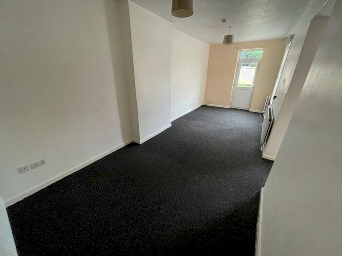 1 Bedroom Flat To Rent In Peel Street, Spring Bank, Hull, HU3