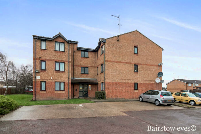 1 Bedroom Flat To Rent In Larmans Road, Enfield, EN3