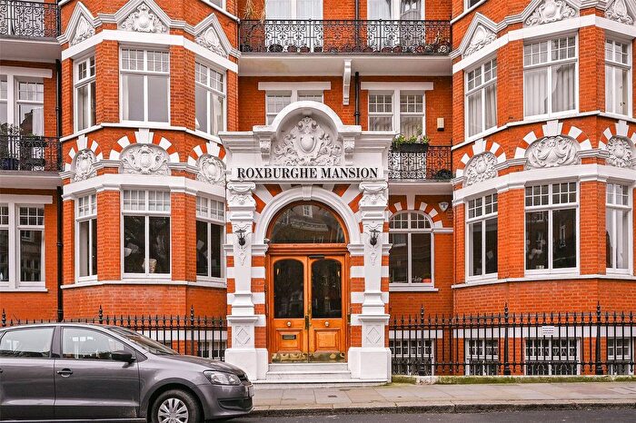 2 Bedroom Flat To Rent In Kensington Court, Kensington, London, W8