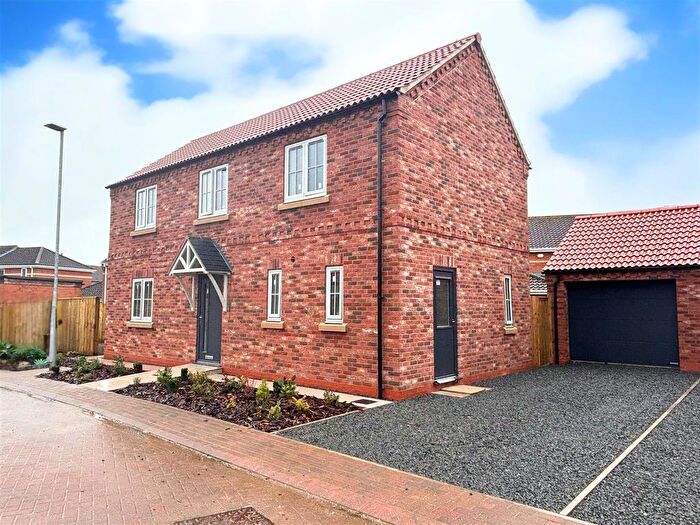 3 Bedroom Detached House For Sale In Holmes Park, Eastrington, DN14