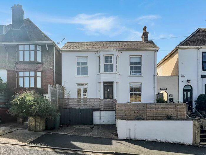 2 Bedroom Semi-Detached House To Rent In Winter Let - Cowes, PO31