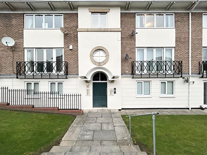 2 Bedroom Flat To Rent In Hawkesbury Mews, Darlington, DL3