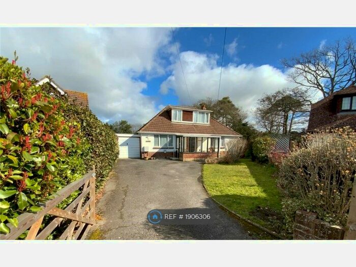 4 Bedroom Detached House To Rent In Wren Close, Christchurch, BH23