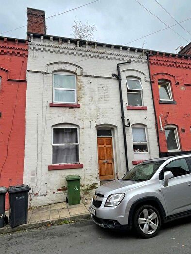 2 Bedroom Terraced House For Sale In Bayswater Row, ., Leeds, West Yorkshire, LS8