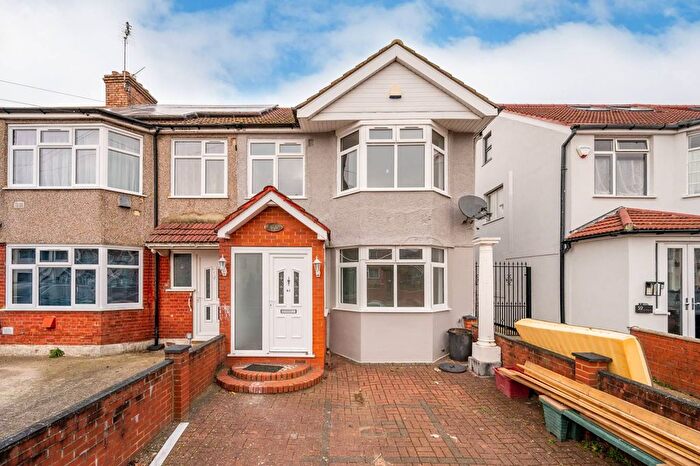 5 Bedroom End Terrace House To Rent In Rosemary Avenue, Hounslow, TW4