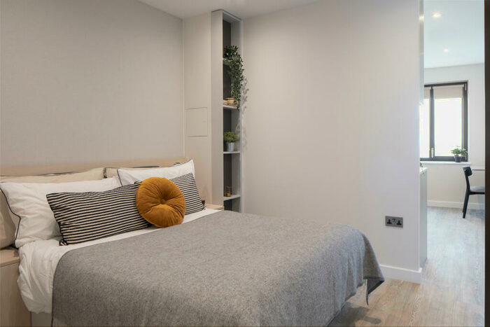 Studio To Rent In College Road, East Croydon, London, CR0