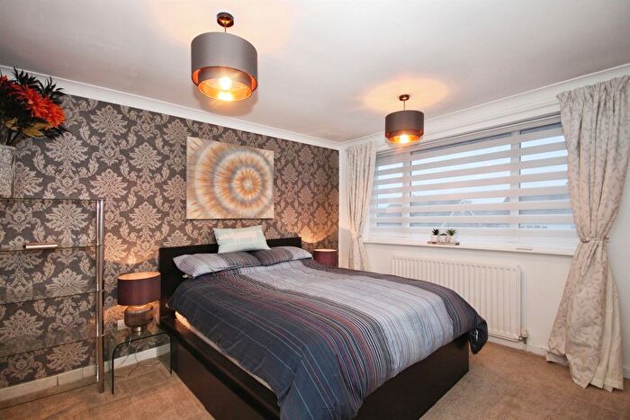 4 Bedroom Detached House For Sale In Upper Eastern Green Lane, Coventry, CV5