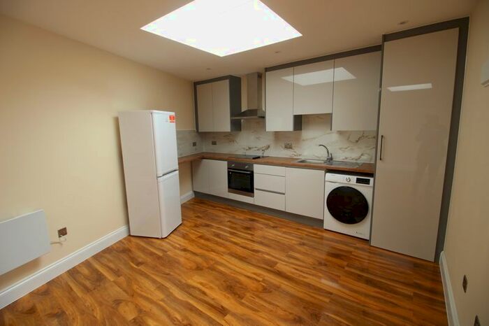 1 Bedroom Flat To Rent In Norfolk Road, Maidenhead, SL6