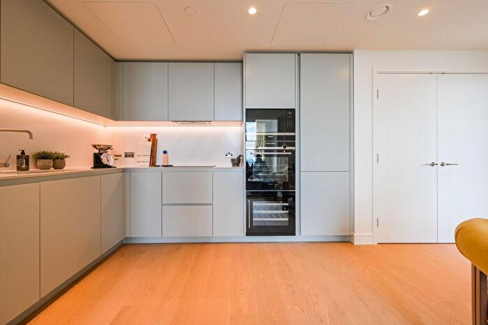 1 Bedroom Flat For Sale In South Quay Plaza, Canary Wharf, E14
