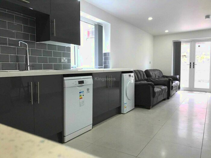 6 Bedroom Terraced House To Rent In May Street, Cathays, Cardiff, CF24