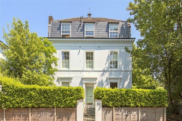 2 Bedroom Flat To Rent In Park Hill, Clapham, London, SW4