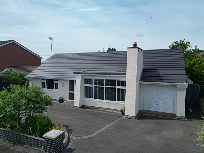 4 Bedroom Detached Bungalow For Sale In Firway, Wirral, CH60