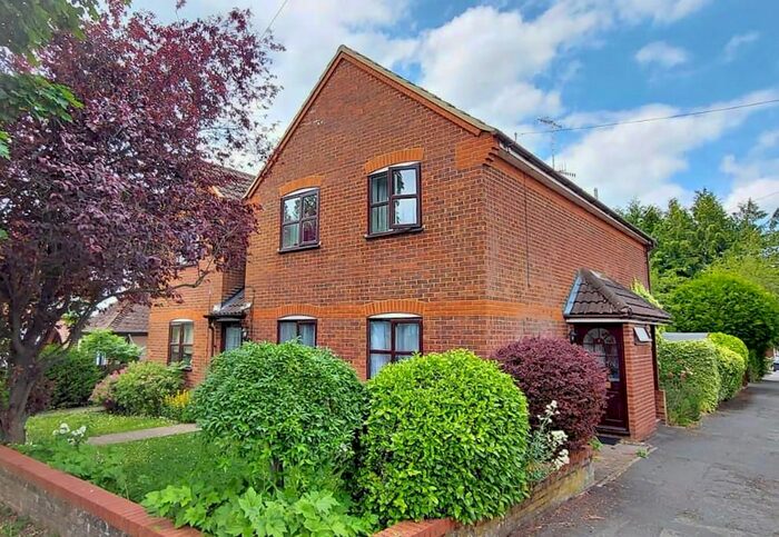 1 Bedroom Maisonette To Rent In Eastbury Road, Watford, WD19