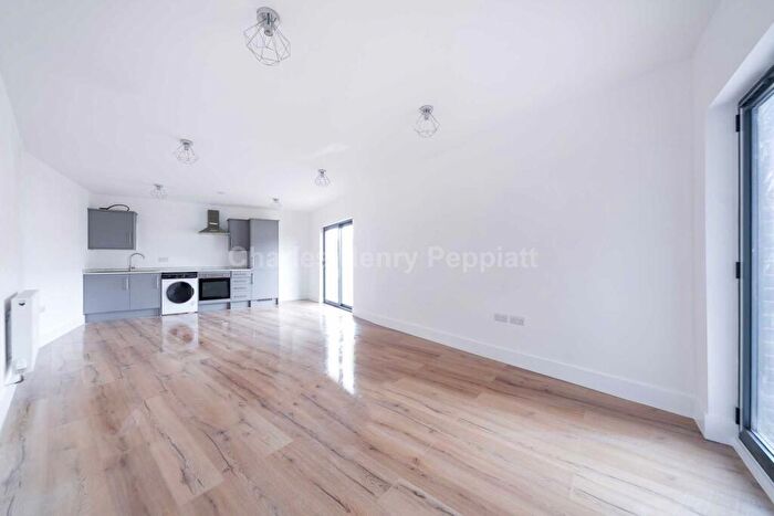 1 Bedroom Apartment To Rent In Bush Close, Newbury Park, IG2
