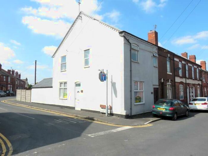 1 Bedroom Flat To Rent In Booth Street, Darlaston, WS10