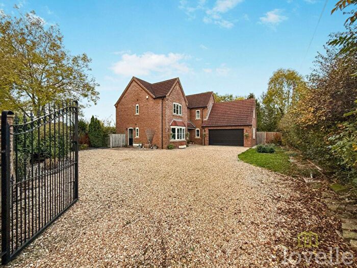4 Bedroom Detached House For Sale In High Street, Blyton, DN21
