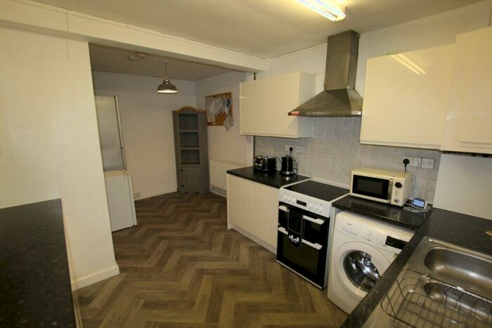5 Bedroom Terraced House To Rent In Cranford Road, Northampton, NN2