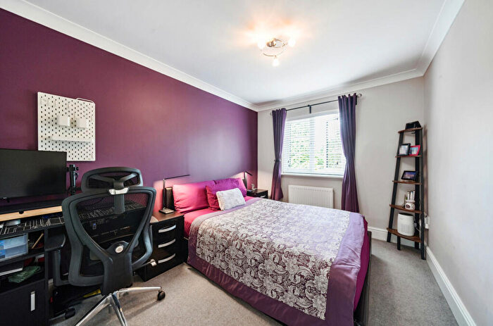 4 Bedroom Detached House For Sale In Southcote Park, Camberley, Surrey, GU15
