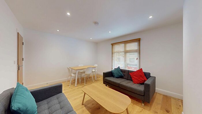 3 Bedroom Flat To Rent In Parkway, Camden Town, London, NW1