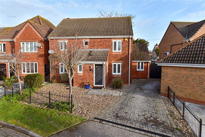 4 Bedroom Detached House For Sale In Toddington Park, Littlehampton, West Sussex, BN17